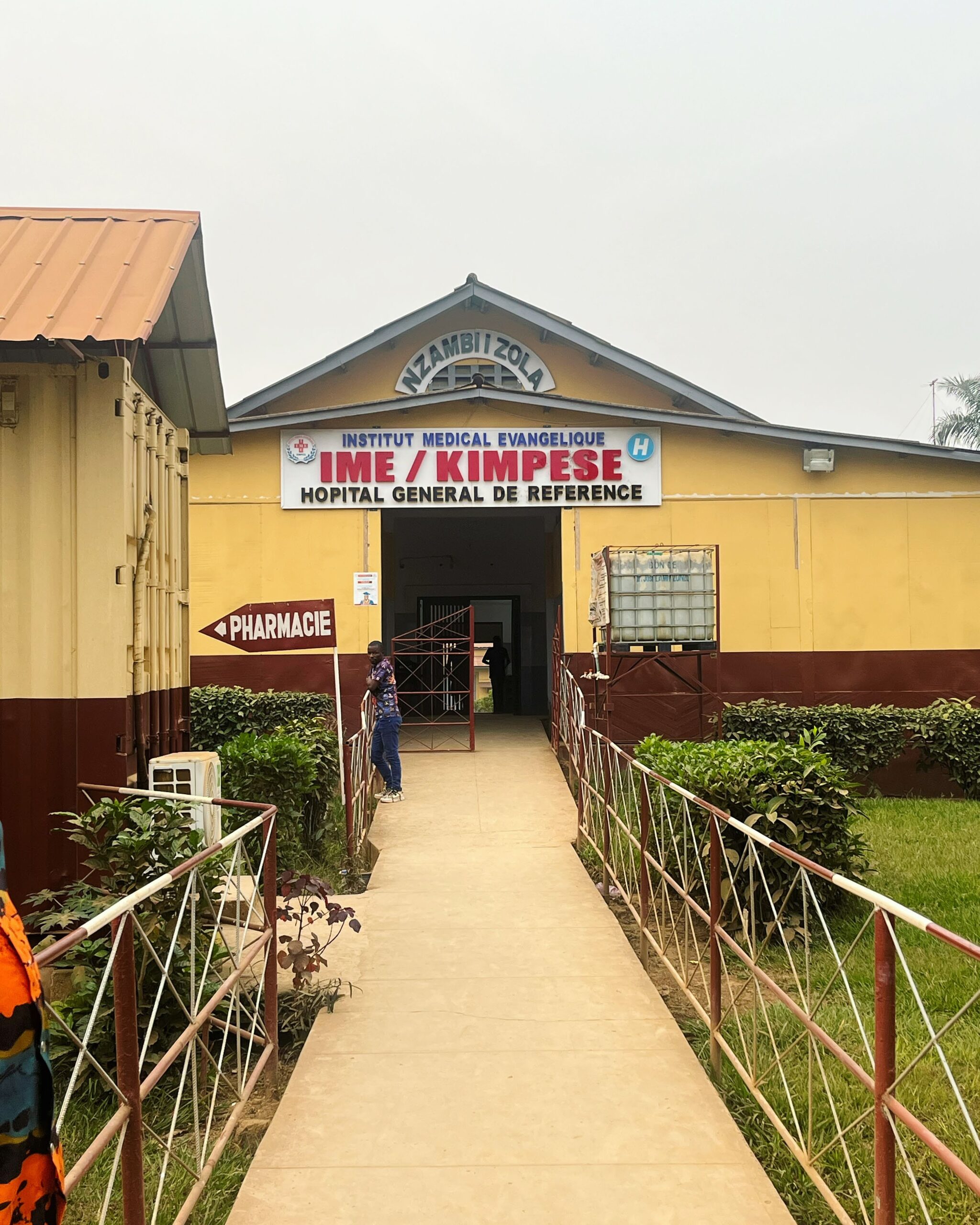 Kongo-Central : le Dr Batalekuau lance un appel pour la réfection de la toiture de l’IME Kimpese