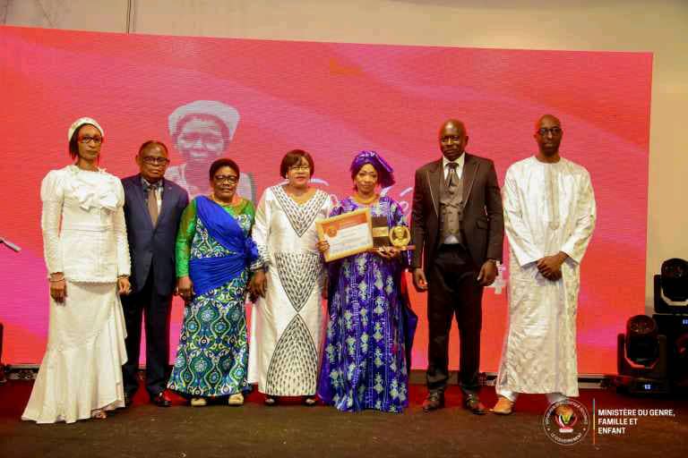 4ème édition « Trophées Marthe Kasalu Tshisekedi » : Maman Mwilu, veuve de Simon Kimbangu, honorée !